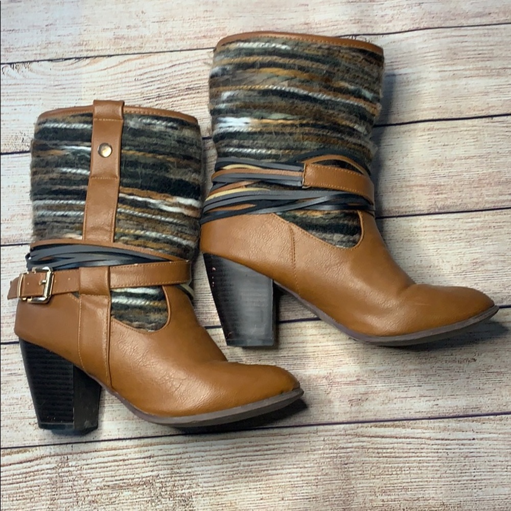 Francesca’s Ankle Yarn Boots with Buckles Size 8